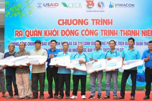 Hơn 700 triệu đồng bảo vệ nguồn nước và cải tạo cảnh quan sông Phú Lộc