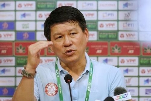 Để thua Hà Nội, HLV TP. HCM đổ lỗi cho trọng tài