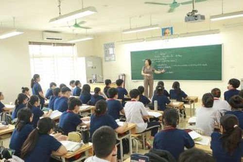 Hà Nội: Học sinh lớp 9 gấp rút 'nạp' kiến thức cho kỳ thi vào THPT công lập
