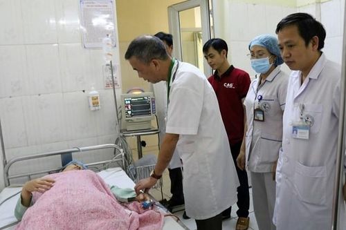 Cứu sản phụ mang nhiều bệnh nguy hiểm, đe dọa tính mạng 2 mẹ con