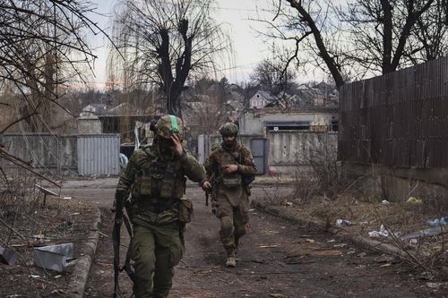 Kiev duy trì tiếp tế ở Bakhmut, Pháp bác tin binh sĩ tham chiến ở Ukraine