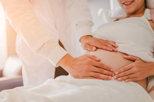 Vì sao nên sinh con trước tuổi 35?