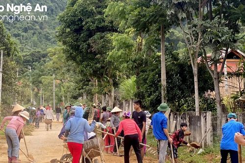 Hàng vạn người dân Con Cuông tham gia 'Ngày thứ Bảy chung tay xây dựng nông thôn mới và vệ sinh môi trường'