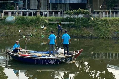 Thanh niên Đà Nẵng ra quân bảo vệ nguồn nước, cảnh quan môi trường