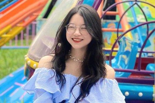 Nữ sinh được tuyển thẳng vào Đại học Ngoại thương chia sẻ bí quyết học tốt môn Văn