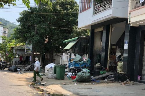 Phường Vĩnh Hòa: Tháo dỡ cơ sở thu mua phế liệu lấn chiếm vỉa hè
