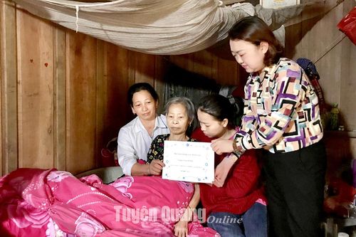 Gần 21 triệu đồng ủng hộ bà Triệu Thị Hòa