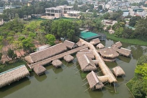 'Thủy cung' mọc trên đất nuôi trồng thủy sản và sự lúng túng của chính quyền phường
