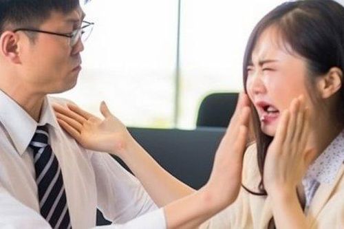 Trung Quốc: Ông chủ bắt nhân viên tát nhau để tạo động lực làm việc?