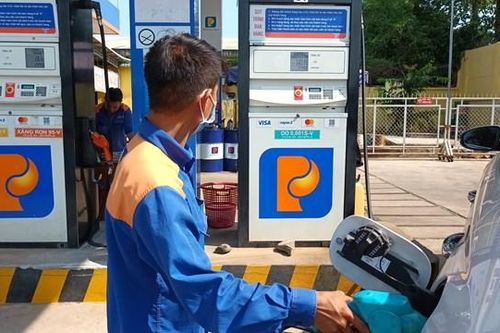 Lại nóng chiết khấu xăng dầu