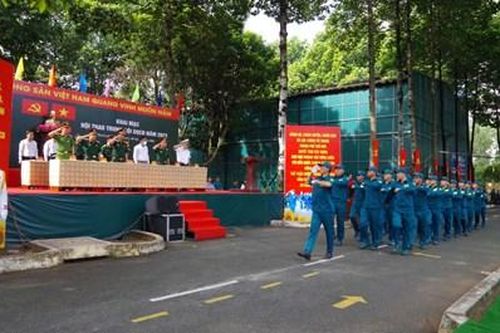 Thành công từ mô hình bám nắm cơ sở
