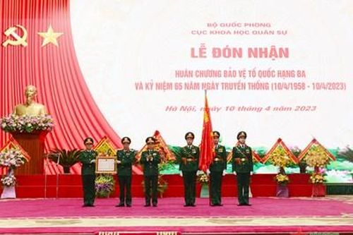 Đại tướng Phan Văn Giang dự Lễ đón nhận Huân chương Bảo vệ Tổ quốc hạng Ba của Cục Khoa học Quân sự