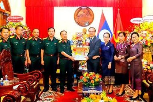 Quân khu 5 chúc Tết Tổng Lãnh sự quán Lào tại Đà Nẵng
