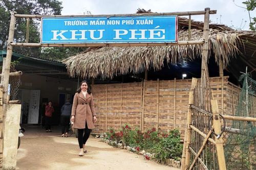 Lớp học mầm non bằng tranh tre ở thượng nguồn sông Mã