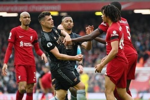 Man City thu hẹp khoảng cách với Arsenal trên bảng xếp hạng Ngoại hạng Anh