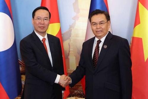 Việt Nam-Lào luôn dành ưu tiên cao nhất cho việc củng cố và tăng cường quan hệ