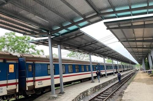 Hành khách đổi, trả vé tàu dịp cao điểm vận tải hè 2023 thế nào?