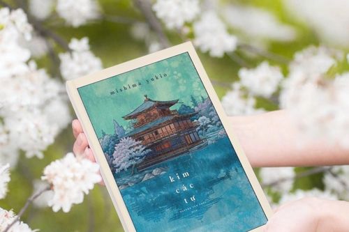Độc đáo cuốn sách dày 352 trang được tinh gọn với nội dung 11 chữ