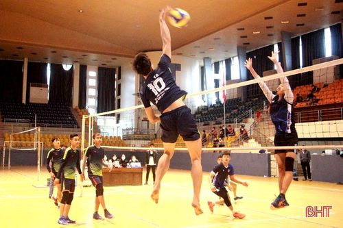 Nhiều tay đập có tiếng dự giải bóng chuyền 'phủi' tại Hà Tĩnh