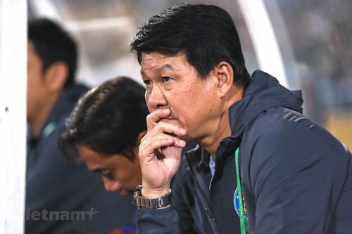 HLV Vũ Tiến Thành bị phạt vì phát ngôn chỉ trích trọng tài V-League