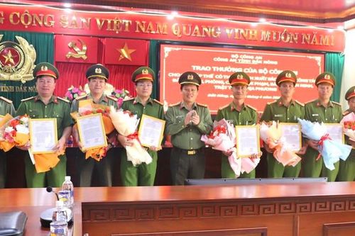 Biểu dương thành tích triệt phá nhiều vụ mua bán, vận chuyển ma túy quy mô lớn