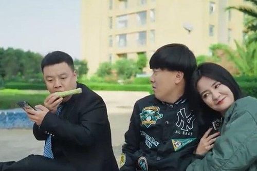 Chàng trai bỗng nhiên bị cô gái lạ mang ra so sánh với người yêu