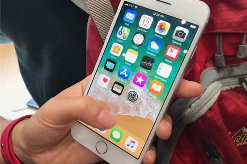 Nguyên nhân khiến smartphone bị đơ không bấm được