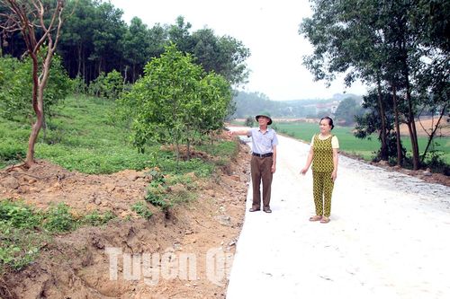 Mở rộng đường làng, 'tấc vàng' cũng hiến