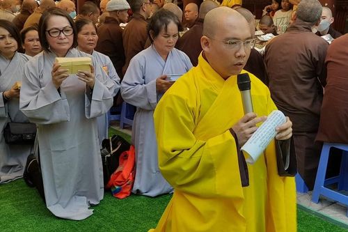 Bình Thuận: Ban Từ thiện xã hội Phật giáo TX.La Gi cúng dường tại chùa Hương Đàm