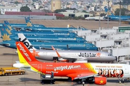 Có nên áp giá sàn vé máy bay nội địa?