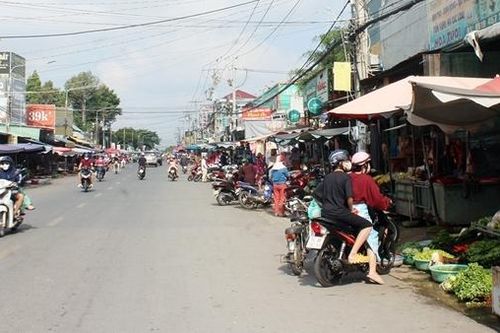 Dung hòa giữa vỉa hè cho người đi bộ với vấn đề kinh tế, văn hóa