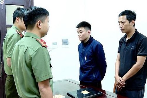 Bắt giữ 2 đối tượng tổ chức đánh bạc hàng chục tỷ đồng