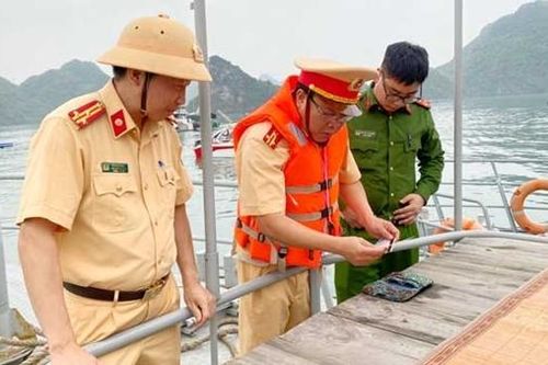 Trắng đêm cứu nạn trên Vịnh Hạ Long