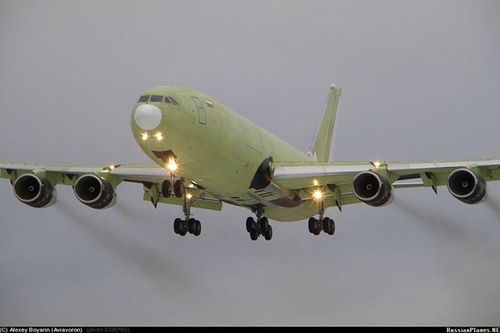 Máy bay vận tải cỡ lớn Il-96-400M của Nga lần đầu xuất hiện