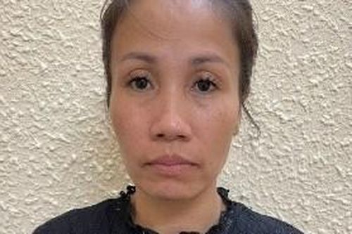 Kiểm tra vi phạm giao thông, phát hiện người phụ nữ mang ma túy đi bán