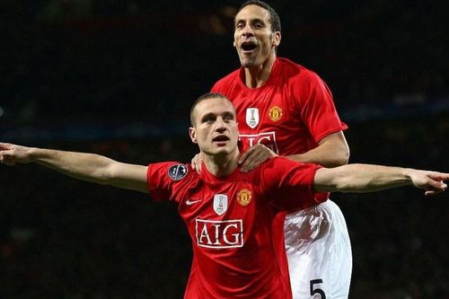 Phản ứng của Ferdinand khi Vidic bị chê kém Van Dijk
