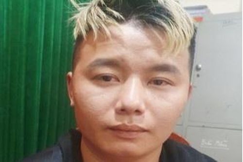 Vờ làm phụ huynh đi đón con, trộm xe máy trong sân trường