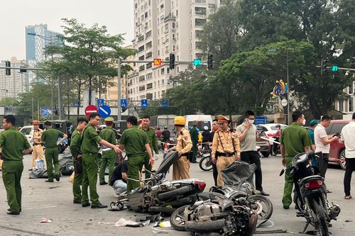 Vụ ôtô gây tai nạn liên hoàn ở Hà Nội: Gia hạn tạm giữ tài xế