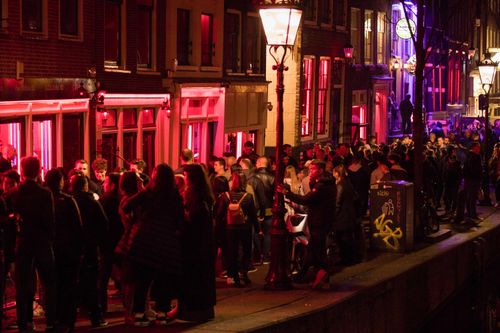 Người Amsterdam giận dữ trước kế hoạch 'trung tâm khiêu dâm' 100 phòng
