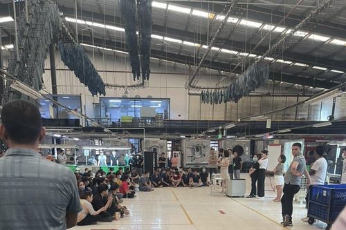 Hàng trăm công nhân ở Đồng Nai ngừng việc tập thể