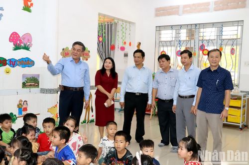 Lắp máy lạnh tại trường học để hạn chế bụi từ sân bay Long Thành