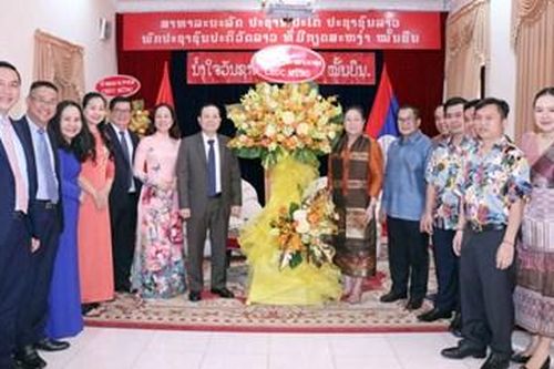 TP Hồ Chí Minh chúc Tết cổ truyền Bunpimay của Lào