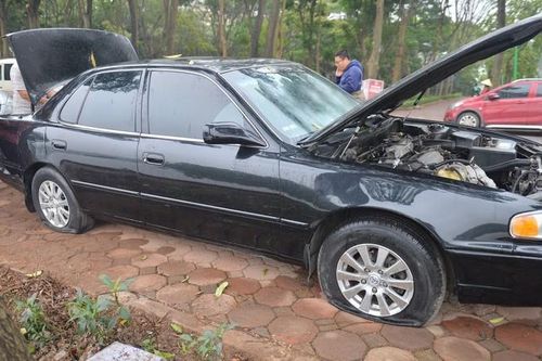 Kẻ chọc thủng lốp gần 20 ô tô có bị xử lý hình sự?