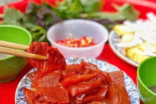 Bạn trẻ truy tìm 'sashimi phiên bản Việt', tưởng gì hóa ra... sứa đỏ