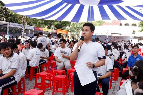 Tăng cường tư vấn, hướng nghiệp cho học sinh lớp 12