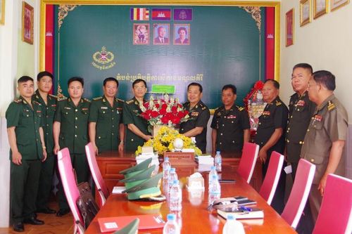 Bộ Chỉ huy BĐBP Đăk Nông, Bình Phước thăm, chúc Tết lực lượng vũ trang Campuchia