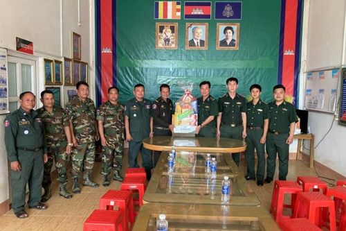 BĐBP Kon Tum, Quảng Nam: Chúc Tết lực lượng bảo vệ biên giới Campuchia, Lào nhân dịp Tết cổ truyền
