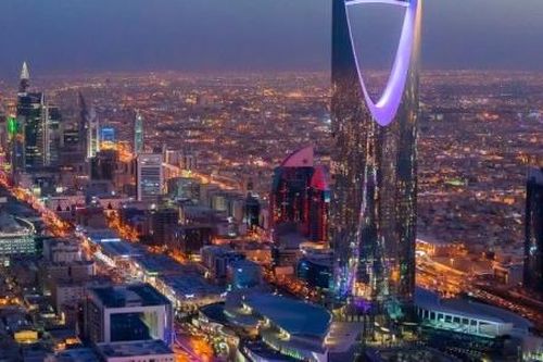 Ả Rập Xê-út vẫn bán đủ dầu thô cho châu Á bất chấp việc cắt giảm của OPEC+
