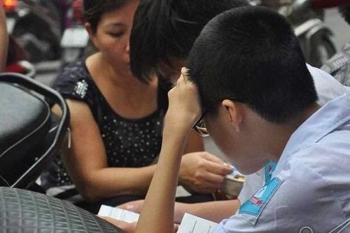 Xuất hiện chiêu lừa 'phụ huynh của lớp' nhắm vào học sinh ở Hà Nội