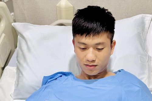 Phan Văn Đức phẫu thuật thành công, đón sinh nhật trên giường bệnh